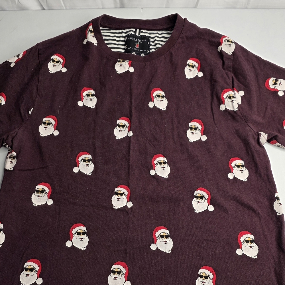 Denim & Flower Santa Print Maroon Men's Shirt Size Large Christmas CH-2132 - Picture 2 of 7